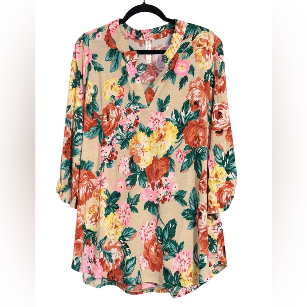 Dear Scarlett Beige Floral Quarter Sleeve Lizzy NWT Sz XL-2X